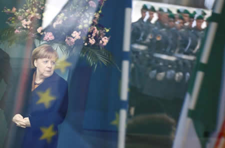 A chanceler alemã Angela Merkel aguarda na chancelaria em Berlim, na Alemanha. Créditos: Reuters / Fabrizio Bensch A chanceler alemã Angela Merkel aguarda na chancelaria em Berlim, na Alemanha. Créditos: Reuters / Fabrizio Bensch